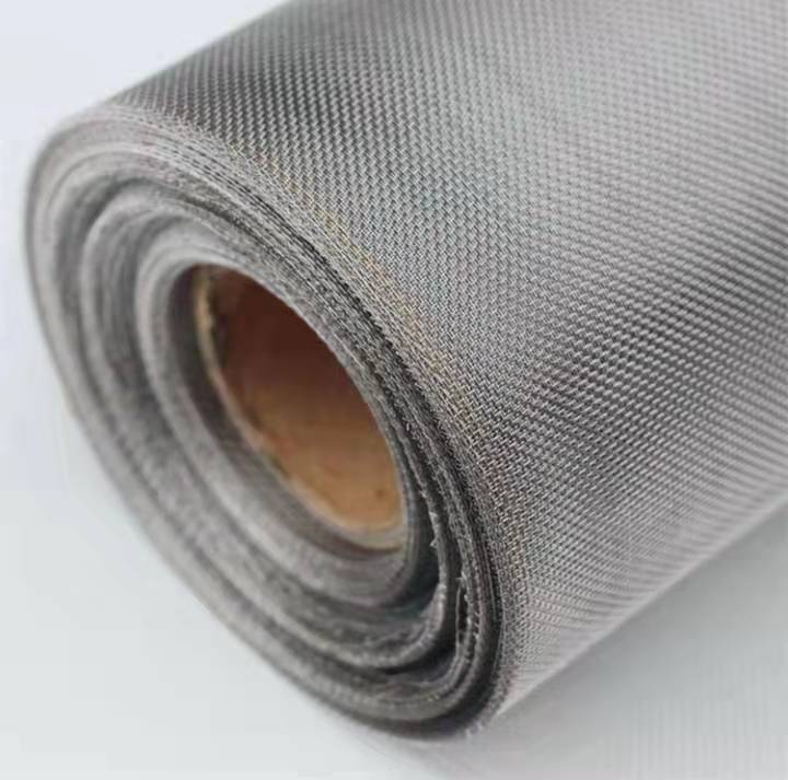 不锈钢筛网特写，金属光泽，精细网格结构