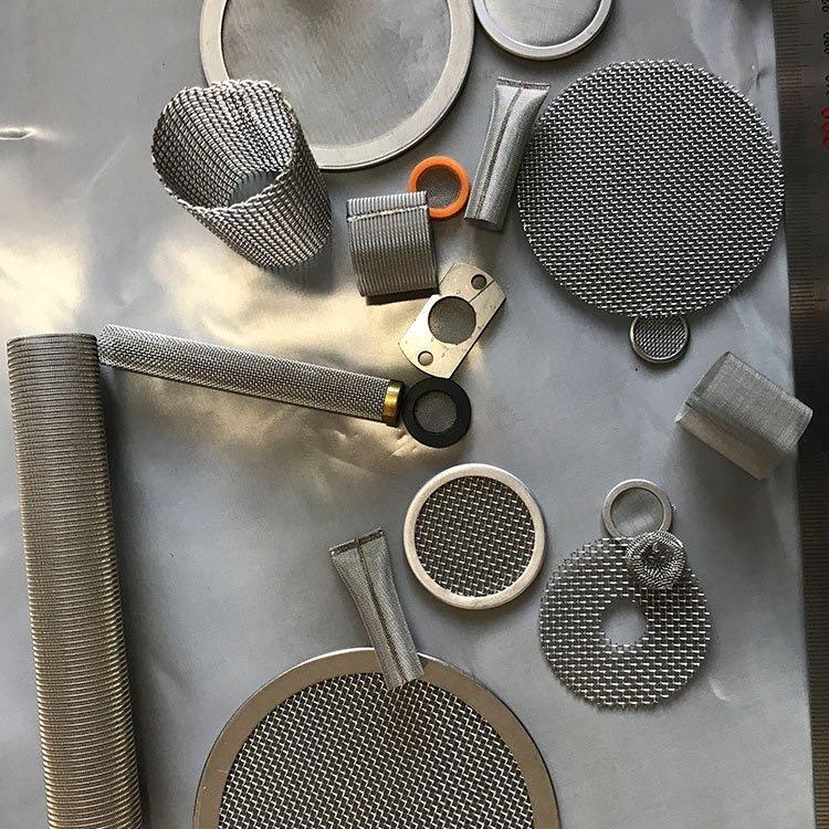 过滤网产品，细密网眼结构，白色材质，平整表面